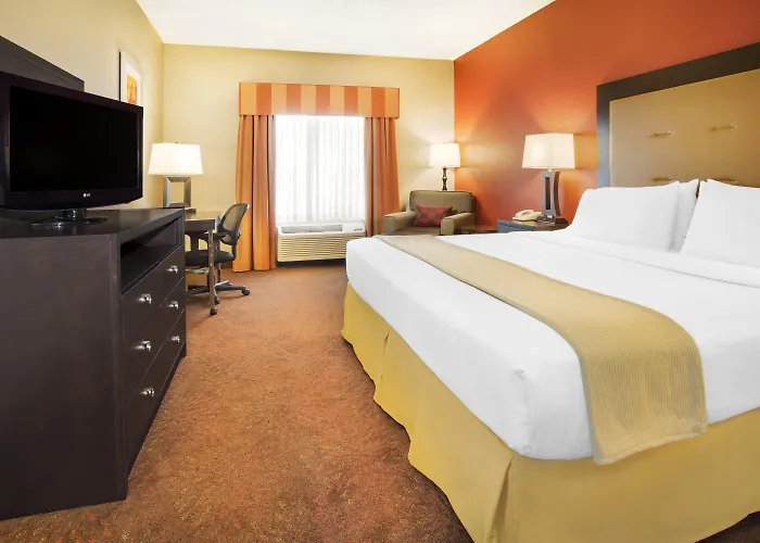 Holiday Inn Express&Suites - Muncie