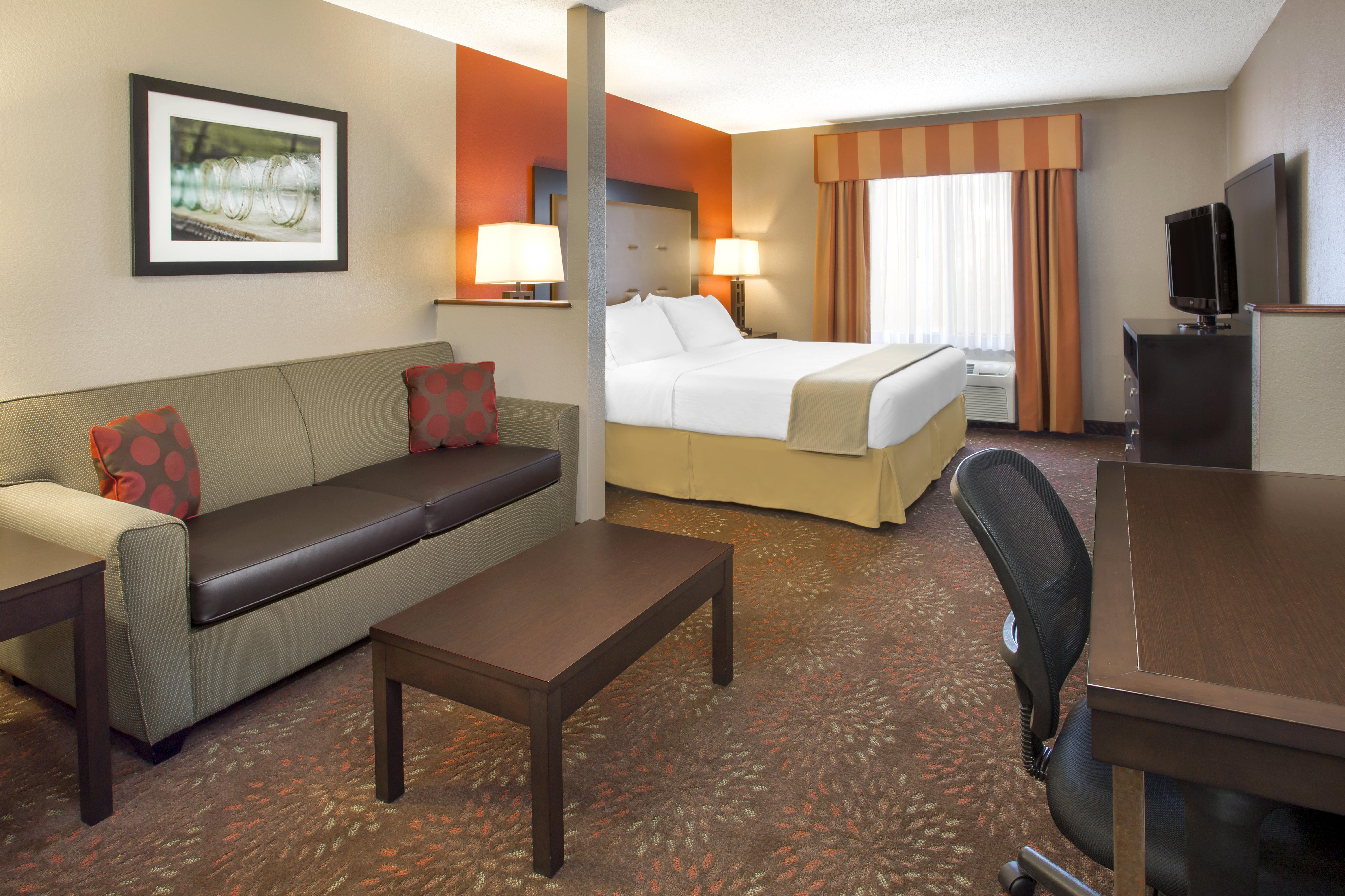 Express & - By Ihg Muncie