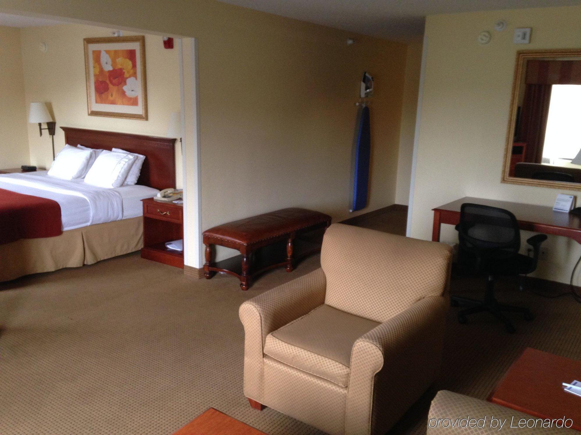 Express & - By Ihg Hotel
