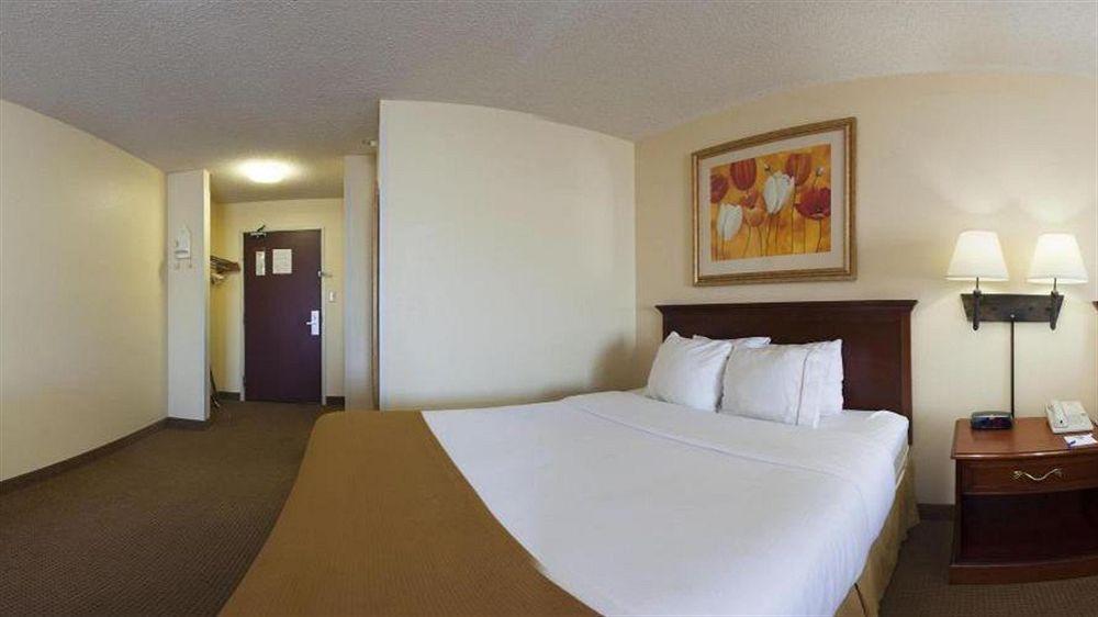 Hotel Express & - By Ihg Muncie
