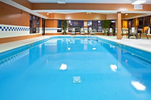 Hotel Express & - By Ihg Muncie