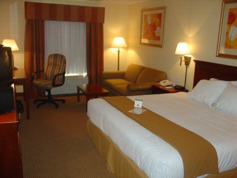 Hotel Express & - By Ihg Muncie