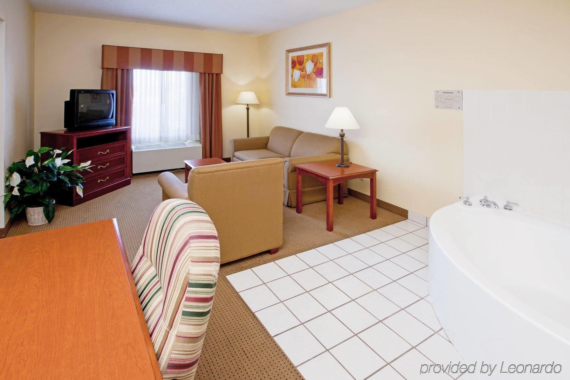 Express & - By Ihg Hotel