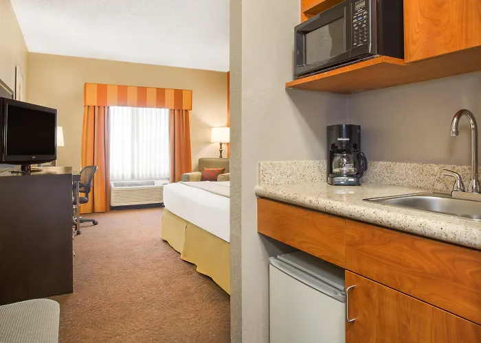 Holiday Inn Express&Suites - Muncie