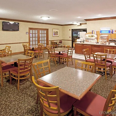 Holiday Inn Express&Suites - Muncie 